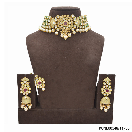 Kundan Choker Necklace Set With Maang Tikka