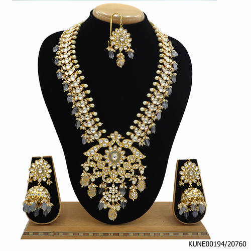 Kundan Long Necklace Set With Maang Tikka