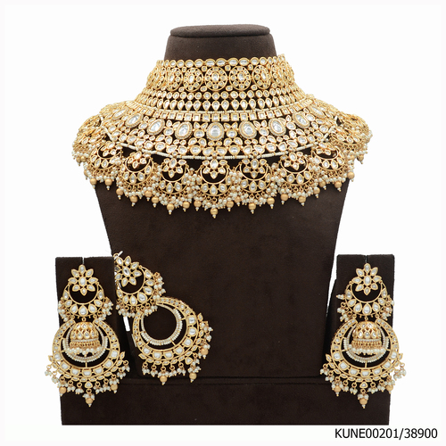 Kundan Semi Bridal Necklace Set With Maang Tikka