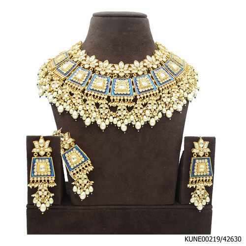 Kundan Necklace Set With Maang Tikka And Meenakari Work