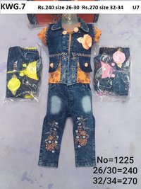 GIRLS WEAR