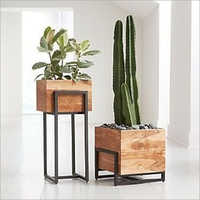 M0041 Wrought Iron and Wooden Planter