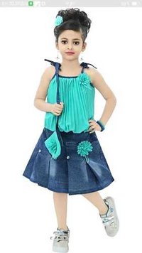 GIRLS WEAR