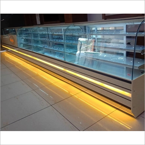Curved Glass Display Counter - Glass & Metal, Customizable Size, LED Lighting | Elegant Design, Adjustable Shelves, Easy Cleaning