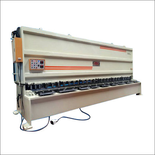 White Semi-automatic Heavy Duty Hydraulic Shearing Machine