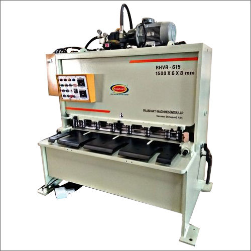 White Mild Steel Hydraulic Sheet Metal Cutting Machine