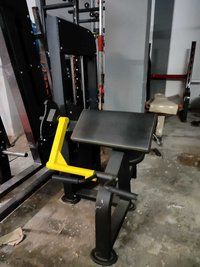 Preacher Curl Machine