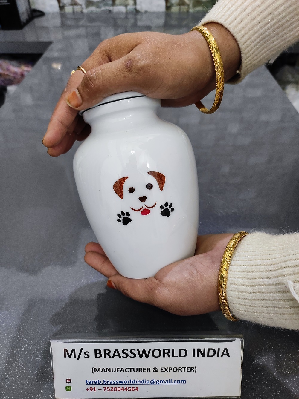 Aluminium Hand Painted Pet Paw Walking On Path Pet Cremation Urn