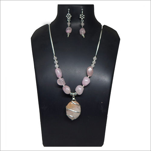 Gemstone Rose Quartz Beads - Pendant Necklace Gender: Women