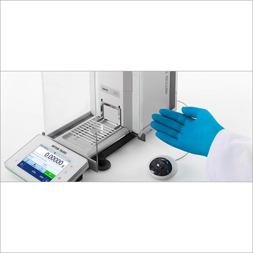 XSR Analytical Balance