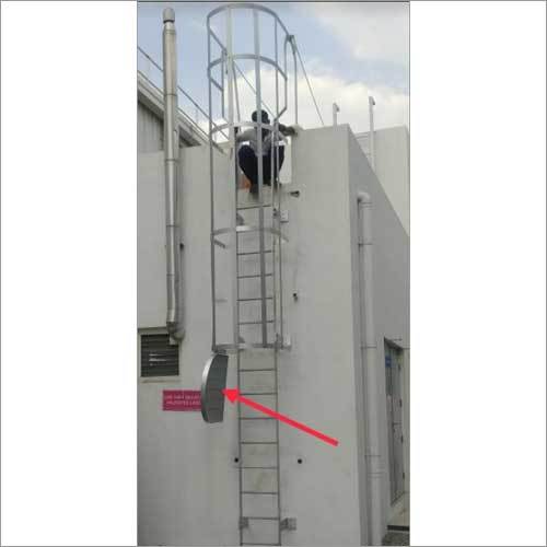 Safety Cage Aluminium Ladder