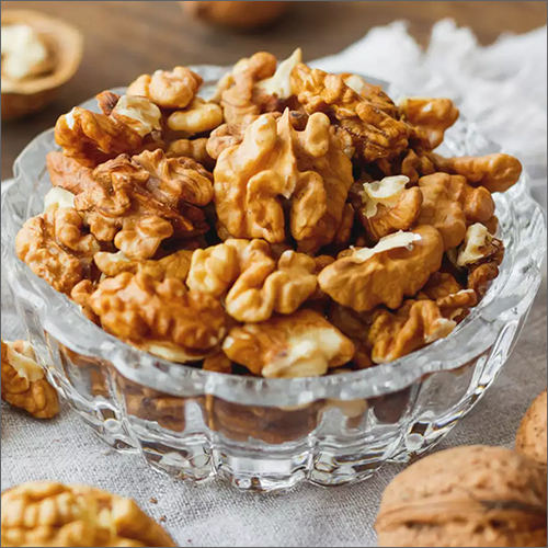 Natural Walnut Kernel - Common Variety Soaked for Optimal Consumption & Versatile Use in Sweet Dishes like Akhrot Halwa