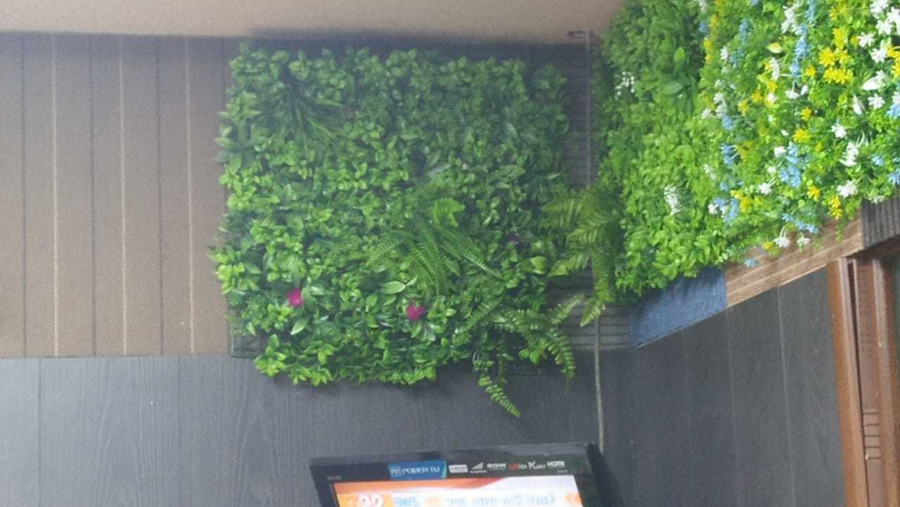 Designer Vertical Garden With UV Coating