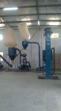 Chilli Cleaning Machine - Stainless Steel, 1.5m X 1m X 2m | 3 Hp Motor, 1000 Kg/hr Capacity, 220v Voltage, 500 Kg Weight, 1 Year Warranty