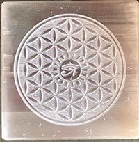 Round selenite engraved plates