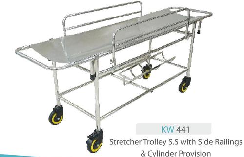 STRETCHER TROLLEY  S.S WITH SIDE RAILINGS & CYLINDER PROVISION