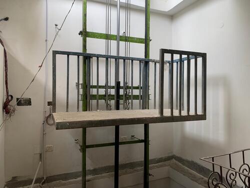 Hydraulic Goods Lift