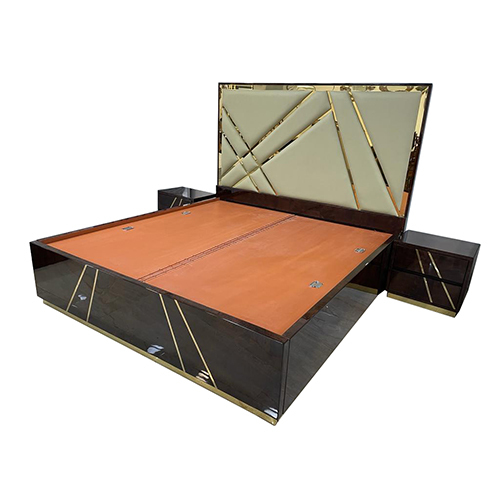 Bed in Polyester Polish with SS Inlay