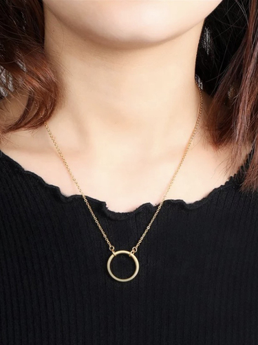Gold Plated Single Layered Circle Pendant Necklace