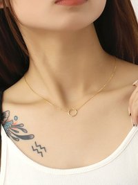 Pretty Gold Plated Single Layered Circle Pendant Necklace
