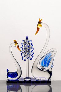 SVKD Glass Swan With Tree