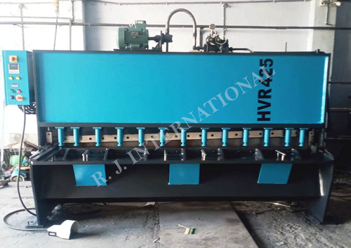 Hydraulic shearing machine