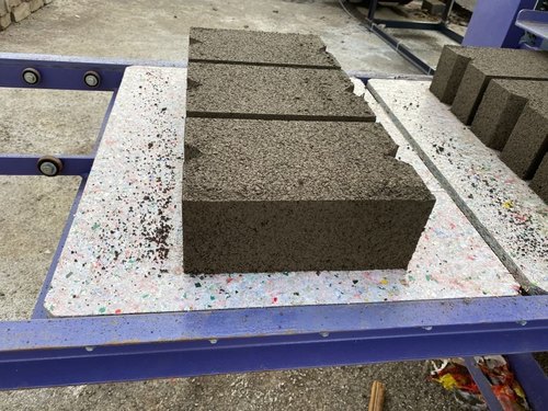 Multicolor Recycled Plastic Concrete Block Pallet
