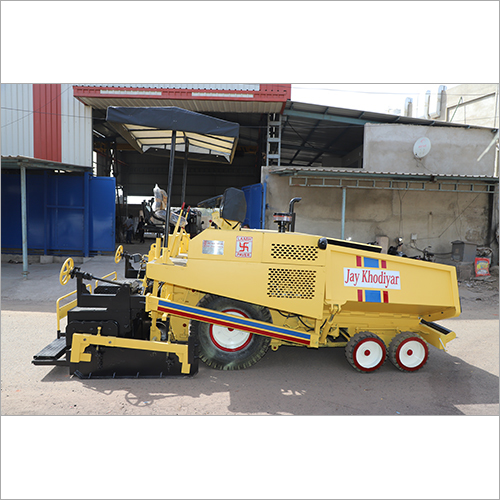 Mechanical Paver Machine - Metal, Standard Dimensions, Yellow | High Capacity, Robust Design, Efficient Smooth Paving, Mechanical Control