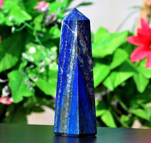 Lapis lazuli point towers obelisk