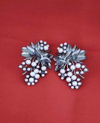 Trending Silver Flower Pearl Stud Earrings
