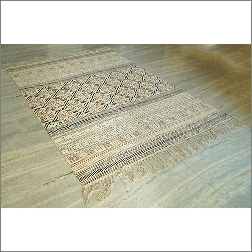 Stylish Hand Knotted Rug