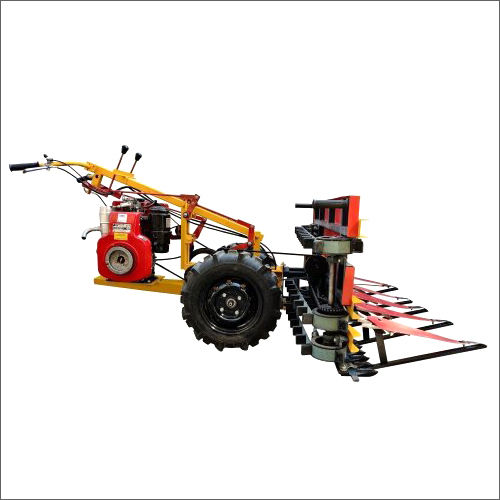 Self Propelled Cutting Reaper Machine