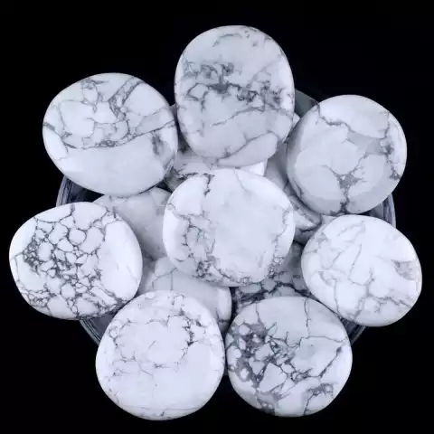 Howlite palm stones