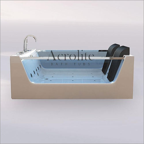 White Glassy Spa Bathtub