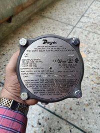 Dwyer Series 1950 Explosion Proof Differential Pressure Switch