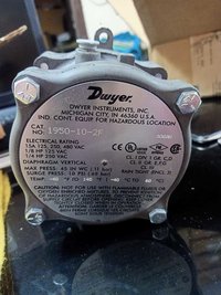 Dwyer USA 1950 10 2F Explosion Proof Differential Pressure Switch