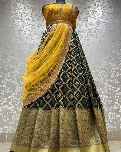 WOMEN LAHENGA CHOLI