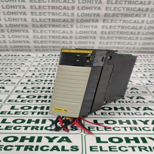 ALLEN BRADLEY 1756 0F8 A MODULE