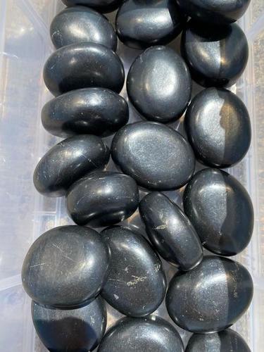 Shunghite palm stones
