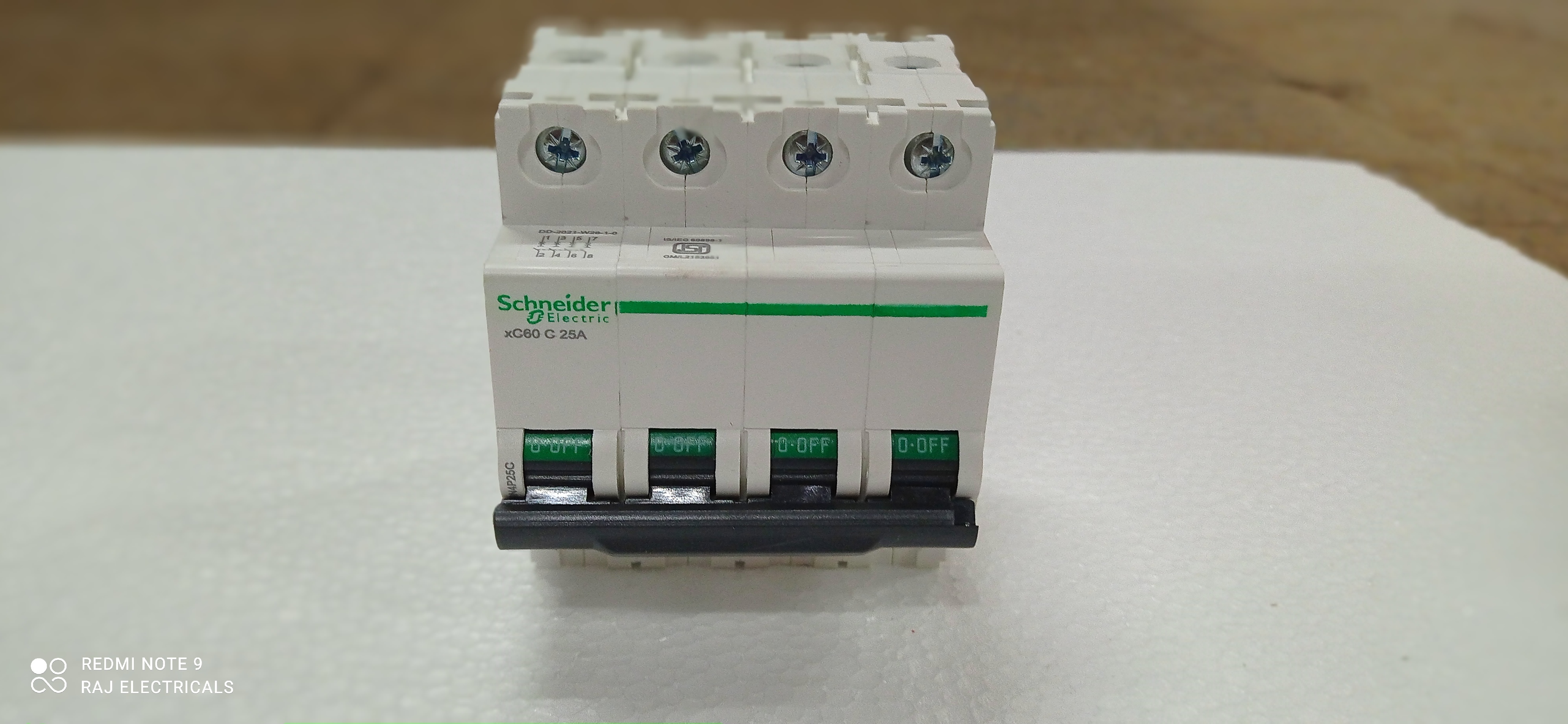 SCHNEIDER 25 AMP 4 POLE MCB