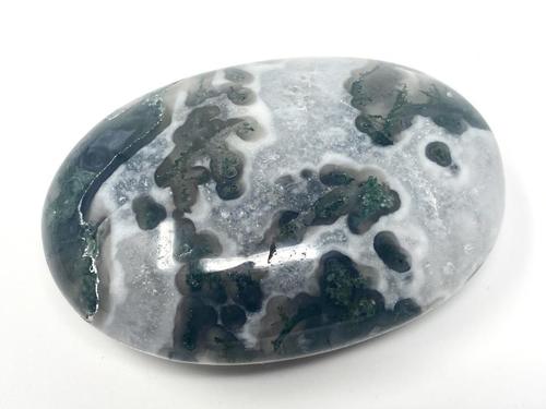 Moss agate palm stone