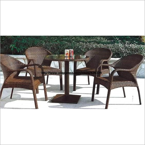 4 Chair With Center Table Application: Garden
