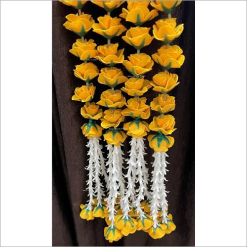 2.5 Feet Sphinx Artificial Velvet Roses And Clustered Tuberose Garlands