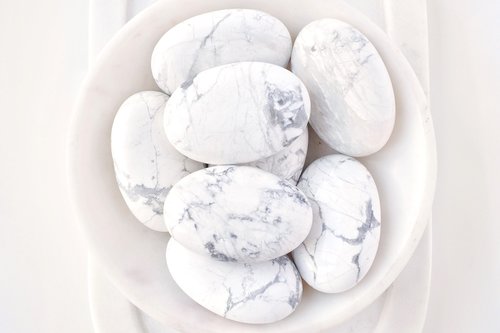 Howlite Palm stone