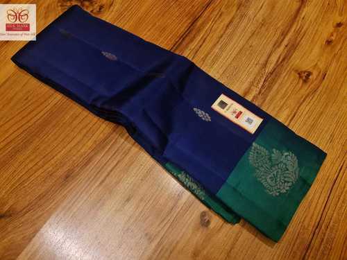 Khadiyal Traditional contrast Border and pallu