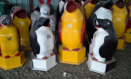 D5A FRP PENGUIN DUSTBIN