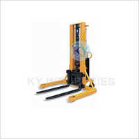Staddle Leg Stacker