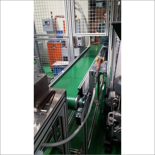 Automatic Motorized Conveyor System By PINNACLE AUTOMATIONS