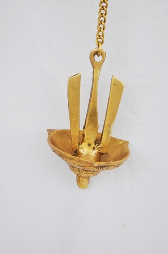 Stunning brass metal hand made oil lamp