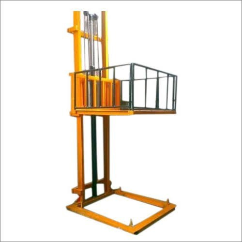 Hydraulic Goods Lift By SHIVAY ENGINEERING WORKS